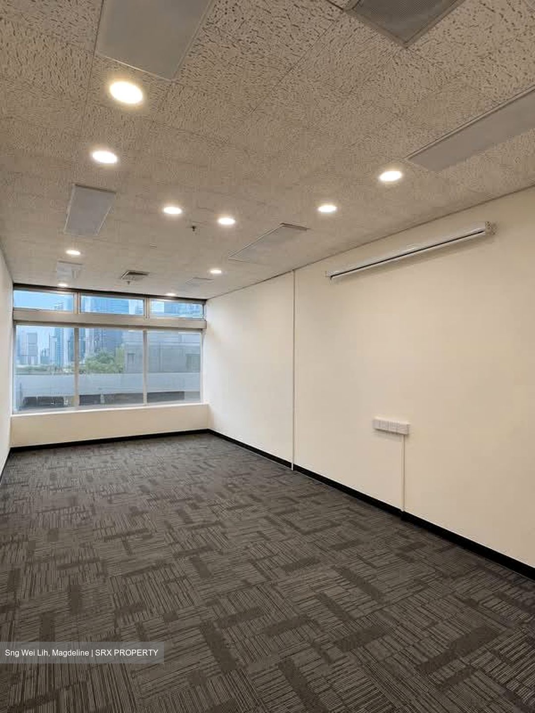 The Plaza (D7), Office #587070391